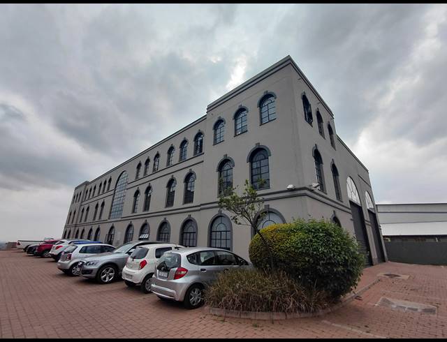 138M² OFFICE TO LET IN GRAND CENTRAL
